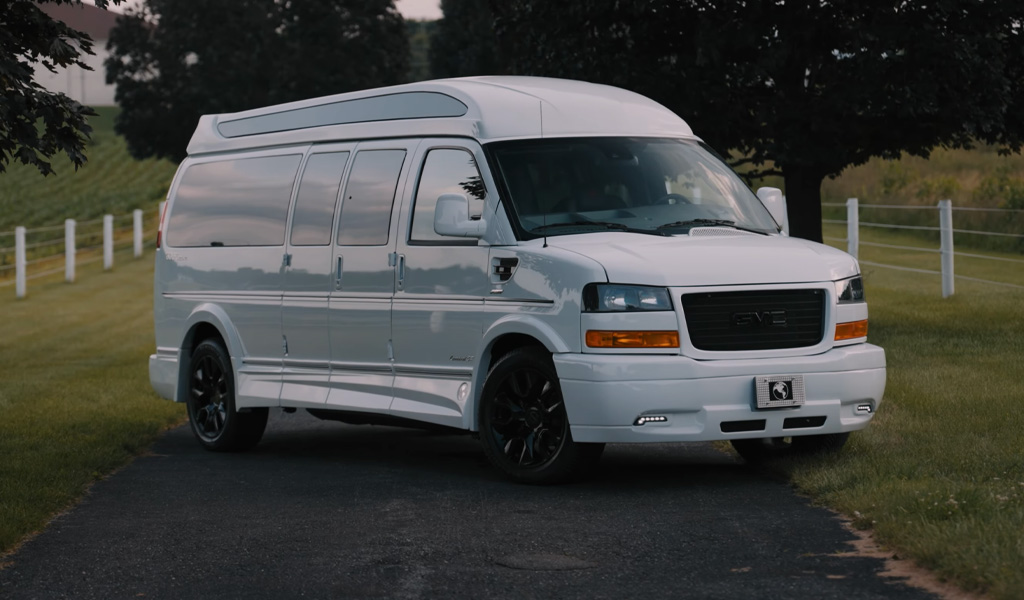Golf Cruiser on the road