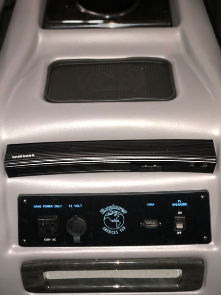 110 Outlet w/Inverter and HDMI Input